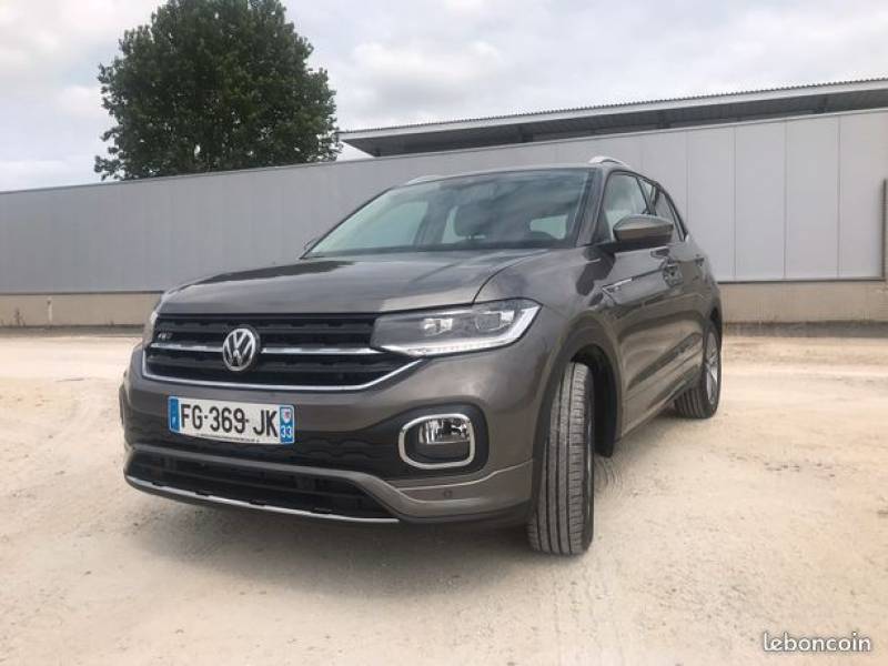 Louer le dernier T-CROSS de chez Volkswagen a petit prix en Gironde.