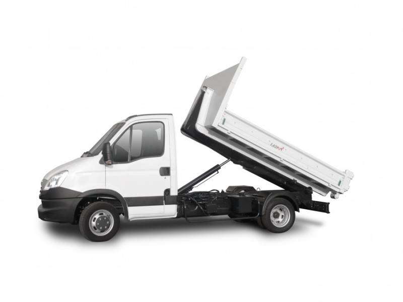 Location camion Utilitaire Benne pas cher en Gironde