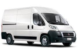 Trouvez votre camion fourgon 12m3, de location a petit prix avec crochet d'attelage.